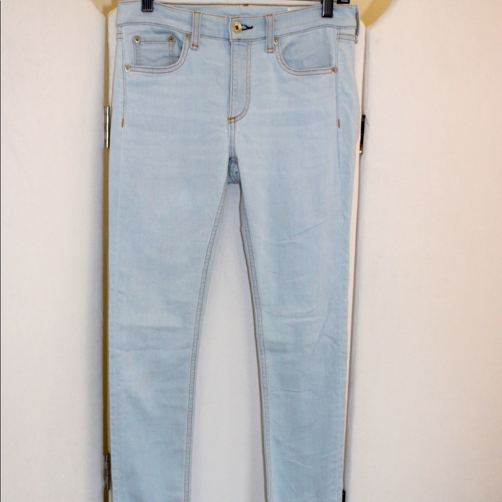 Rag & Bone mid-rise slim fit skinny jeans in primrose size 28. Worn one time!!